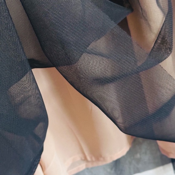 Oliver.O Black and Pink Ruffled Bib Collar Blouse Large black and cream new - Picture 6 of 6